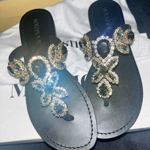 Mystique brand new sandals flip flops black and gold